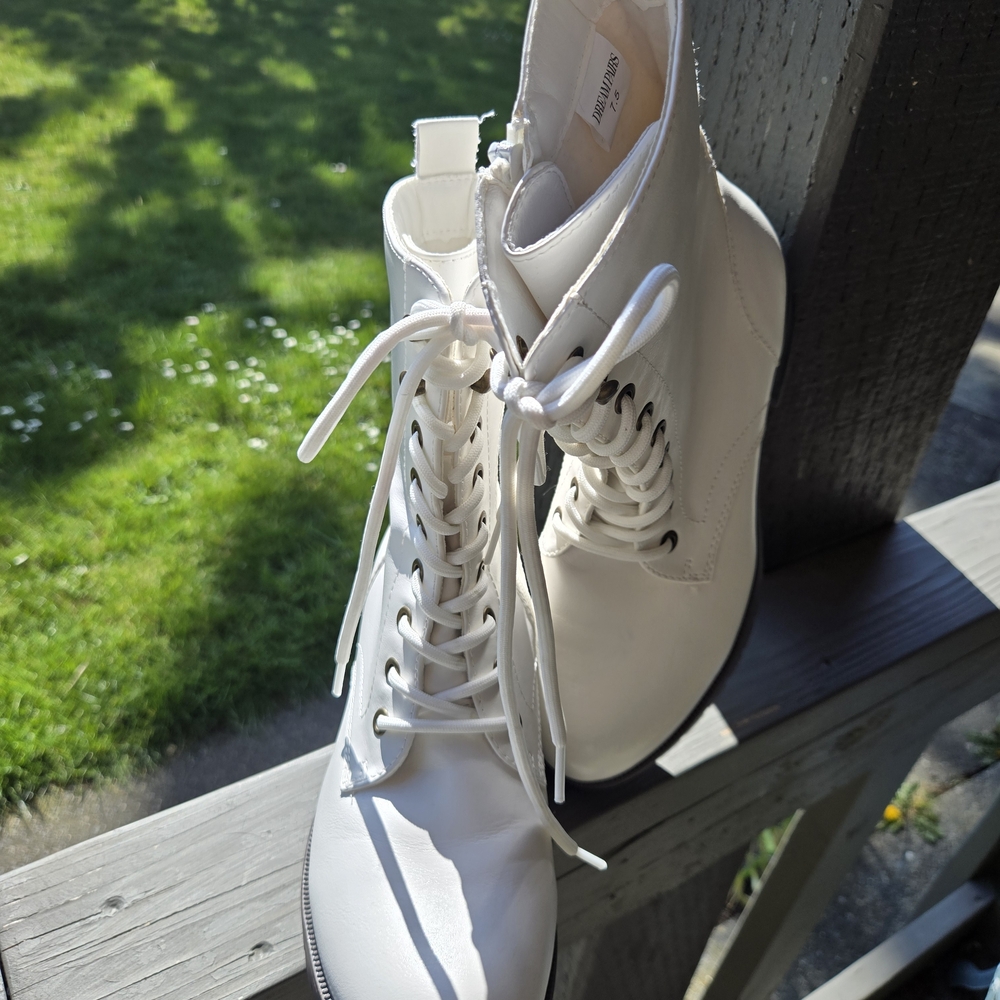 Dream Pairs White Lace-Up Combat Boots
